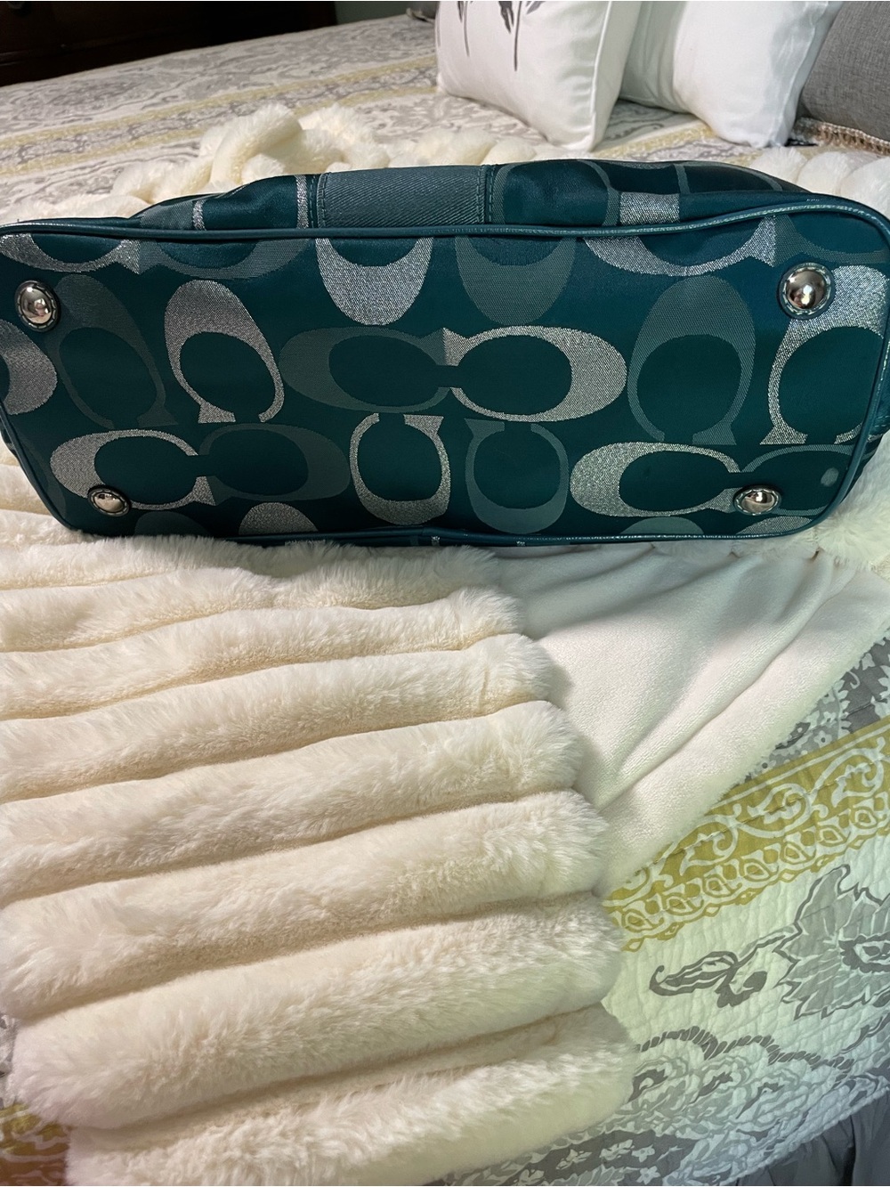2012 Coach Kisslock in Teal and Silver Signature Jacquard Tote with Leather Trim - Picture 2 of 16